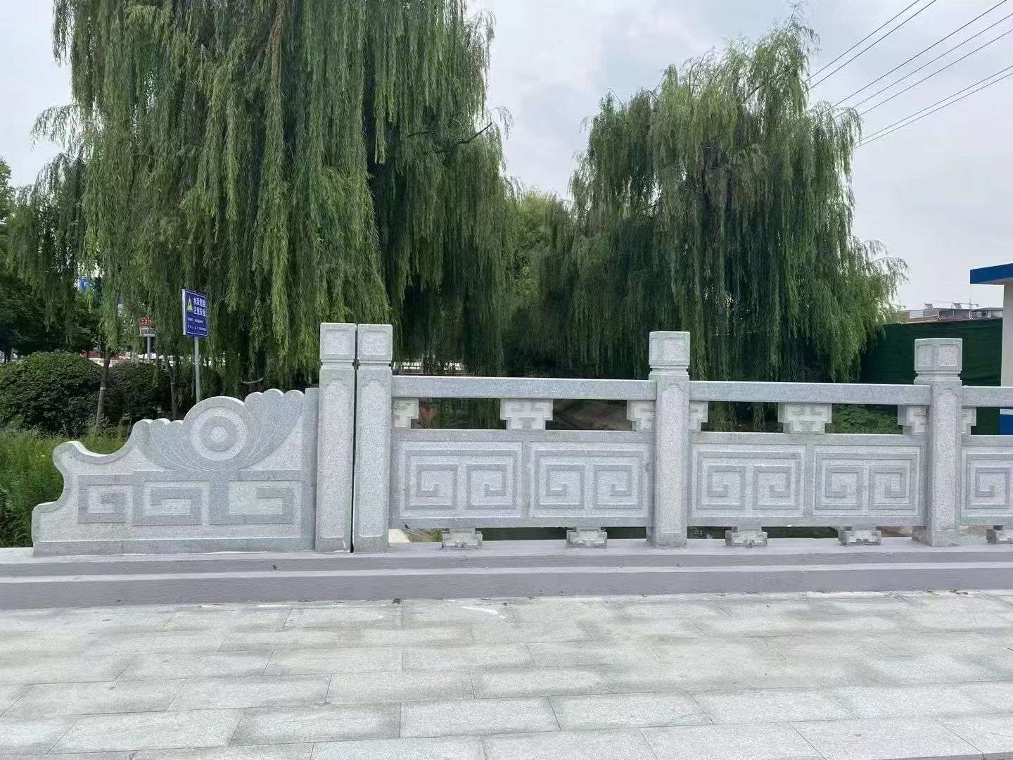 海南 芝麻灰桥栏杆、河道栏杆安装效果