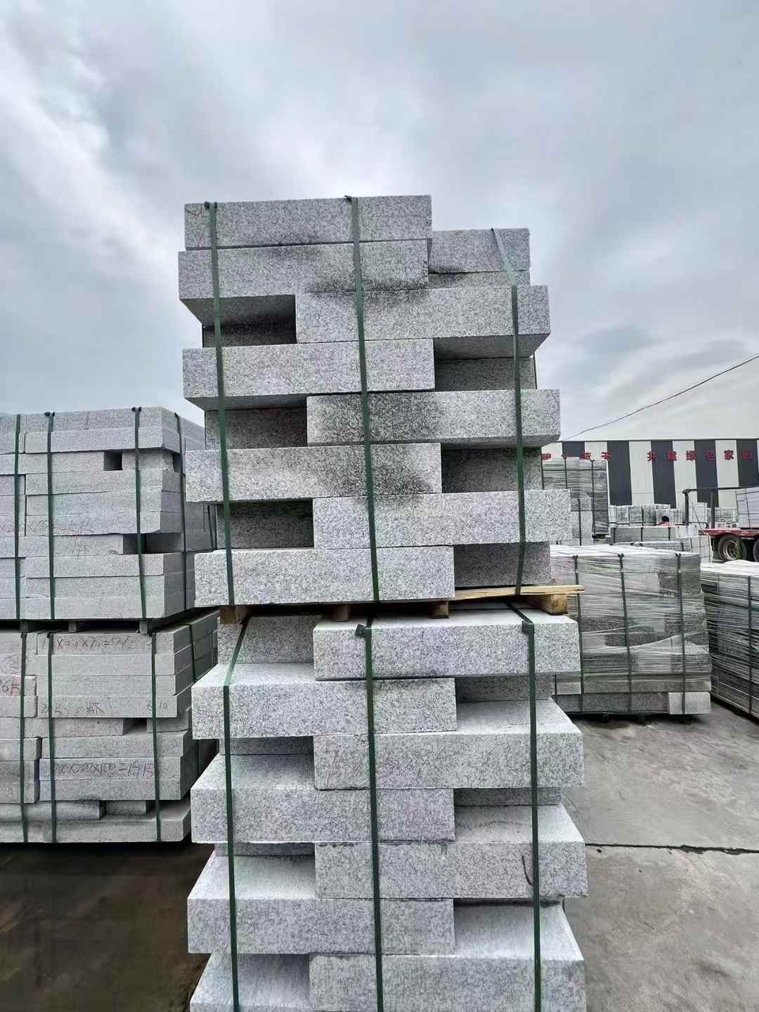 海南 芙蓉白路沿石