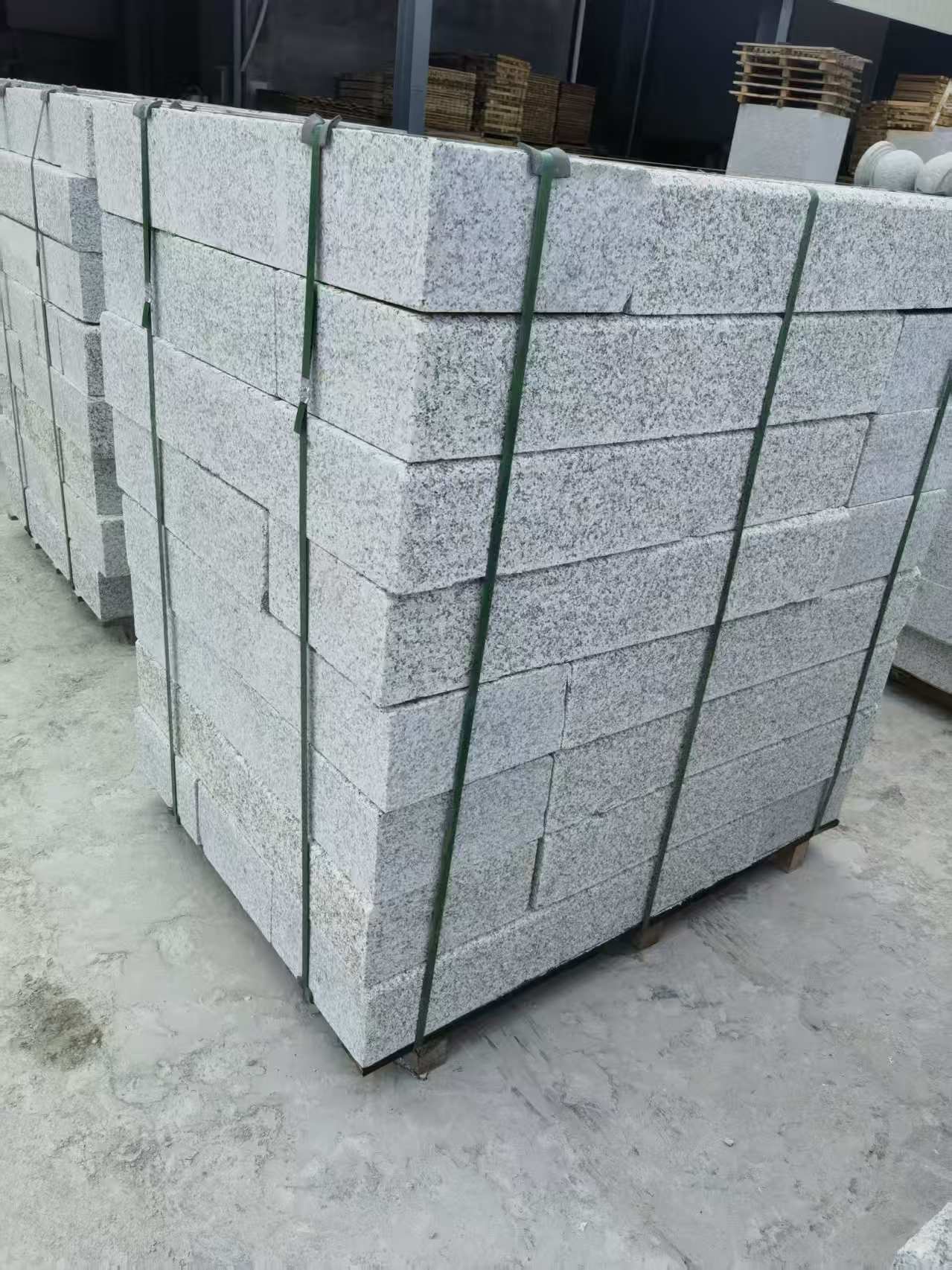 海南 芙蓉白火烧两面路沿石