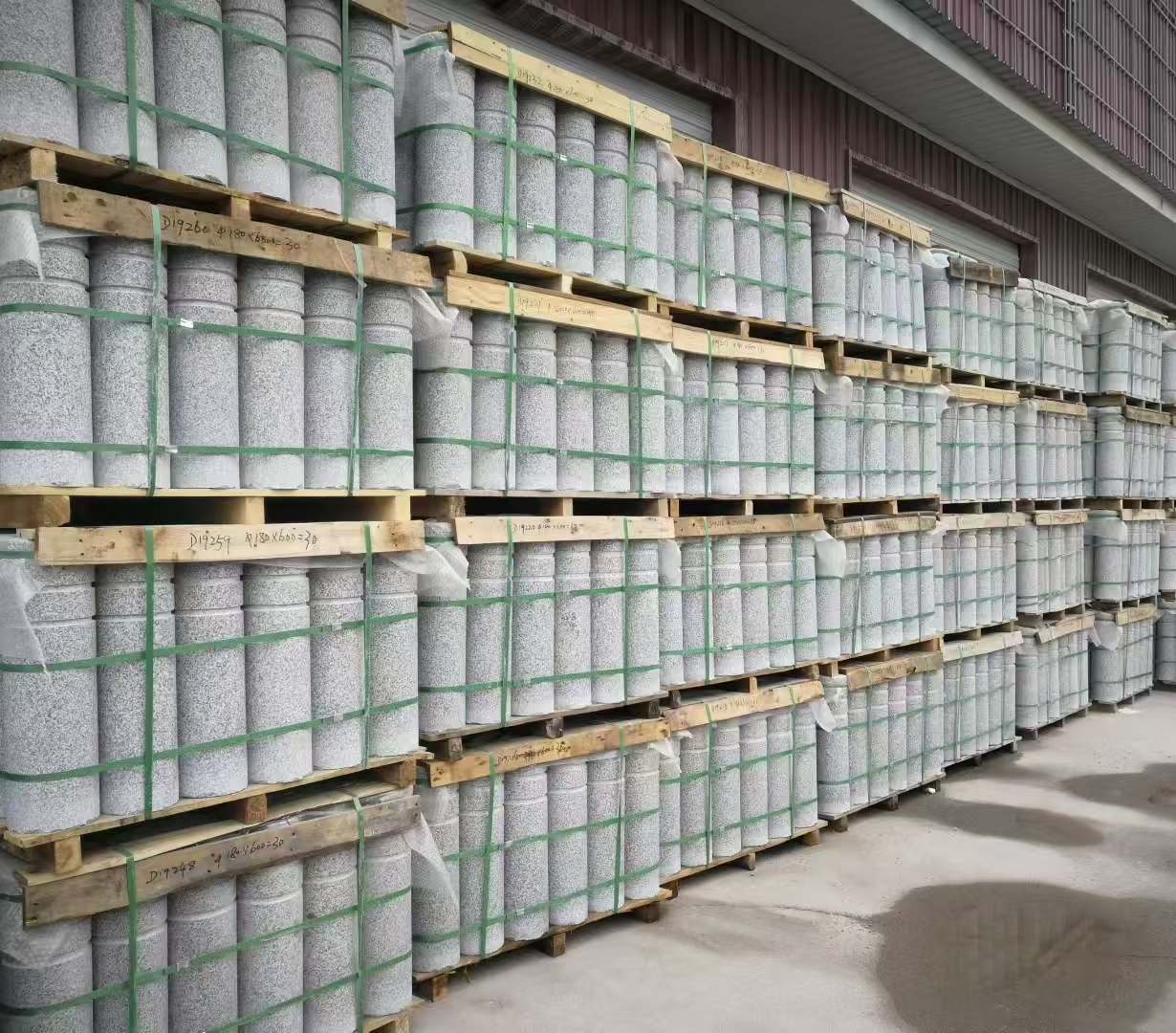 海南 芝麻白挡车柱、阻车桩、隔离柱