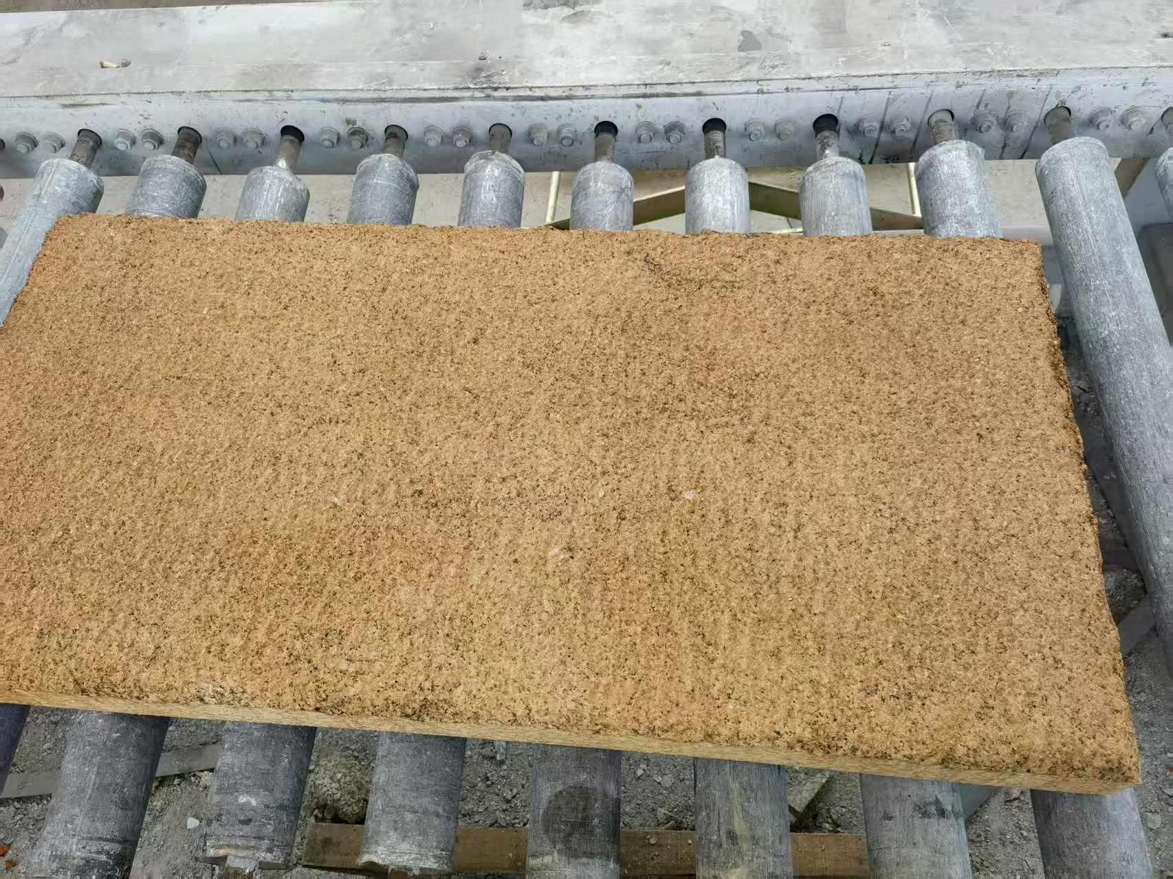 海南 菠萝面老石板，做旧仿古石，流水线生产加工