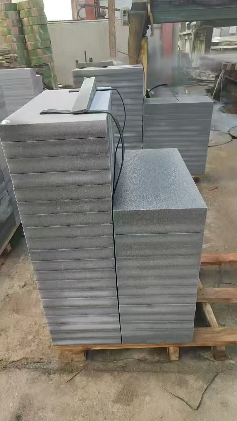 海南 芝麻灰火烧面300*600*50地铺石材