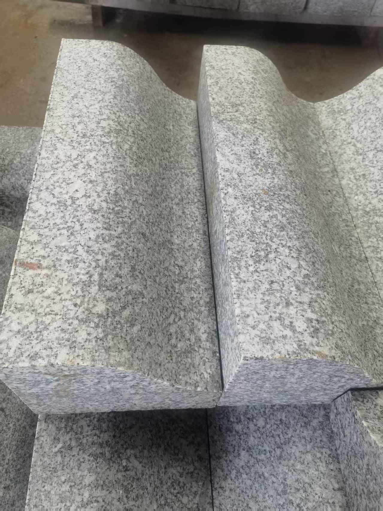 海南芙蓉白S型拉丝面路沿石